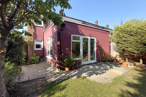 3 bedroom terraced house for sale, De Montfort Road, London