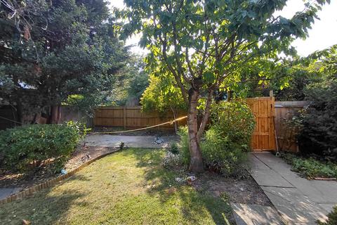 3 bedroom terraced house for sale, De Montfort Road, London