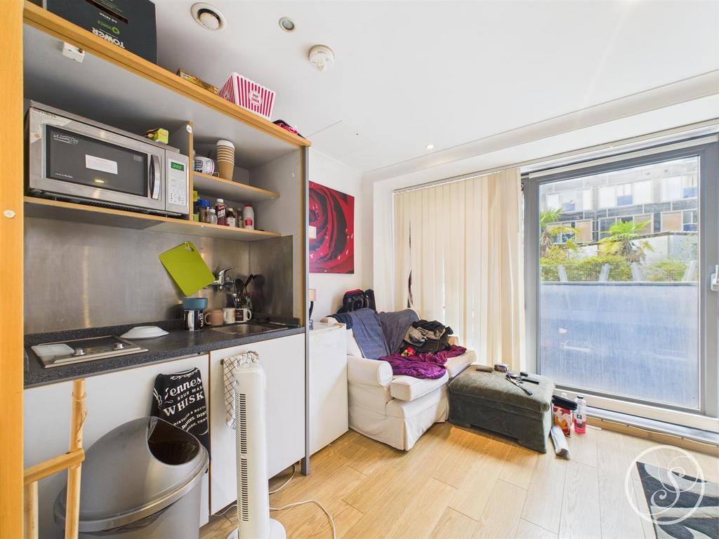Living/kitchen