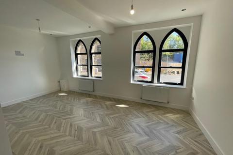 2 bedroom mews to rent, Grove Street, Longwood, Huddersfield