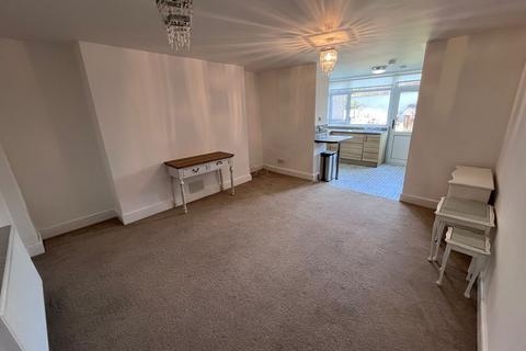 1 bedroom flat to rent, Basement Flat,  Walter Road, Swansea. SA1 5PY