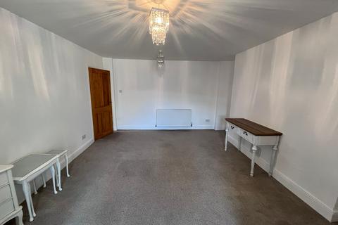 1 bedroom flat to rent, Basement Flat,  Walter Road, Swansea. SA1 5PY