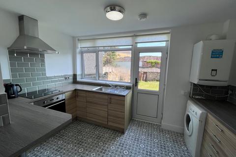1 bedroom flat to rent, Basement Flat,  Walter Road, Swansea. SA1 5PY