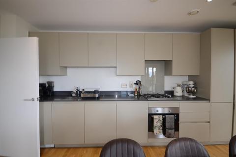 2 bedroom flat for sale, Bristol Avenue, London