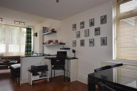 1 bedroom flat for sale, Ferndene, 123 Slough Lane, Kingsbury, NW9 8YE