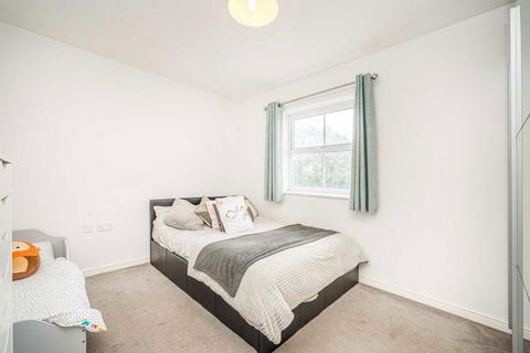 undefined, International Way, Sunbury-On-Thames TW16
