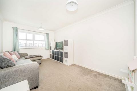 undefined, International Way, Sunbury-On-Thames TW16