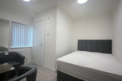 undefined, Reddington Drive,  Slough, SL3