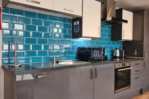 3 bedroom flat share to rent, Dundas Works, Dundas Street, Huddersfield, HD1 2HE