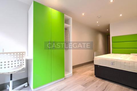 3 bedroom flat share to rent, Dundas Works, Dundas Street, Huddersfield, HD1 2HE