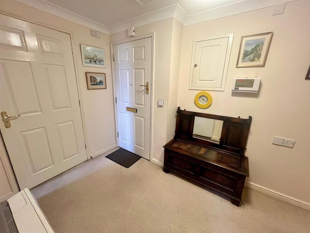 Entrance hall .jpg