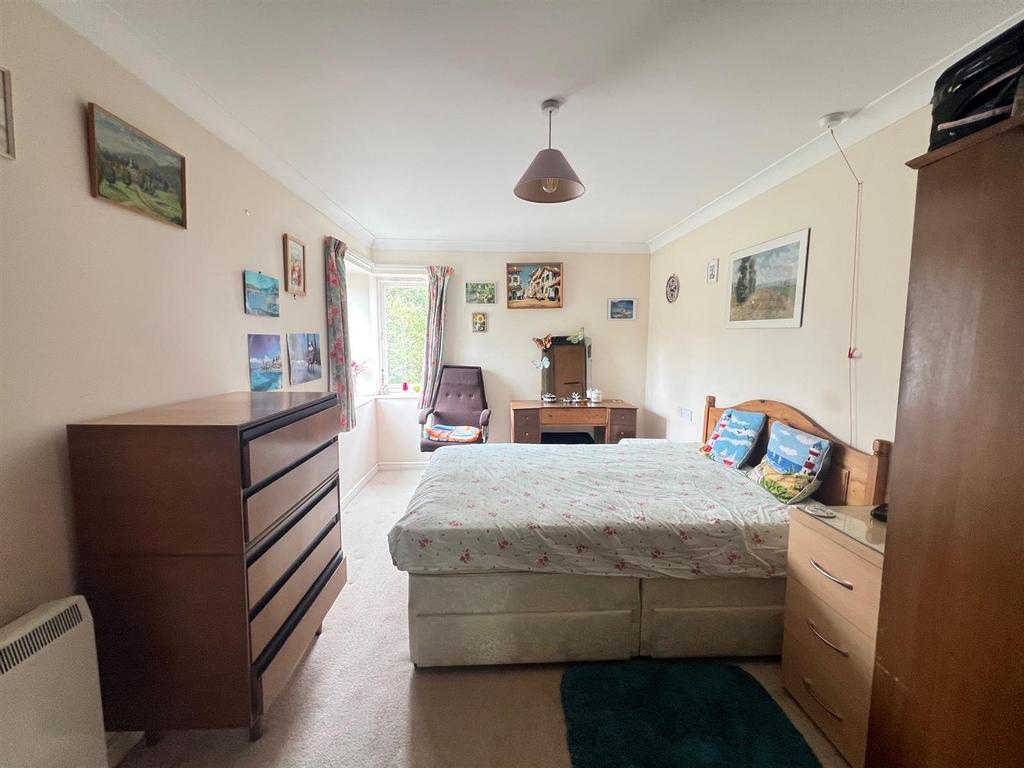 Bedroom One.jpg