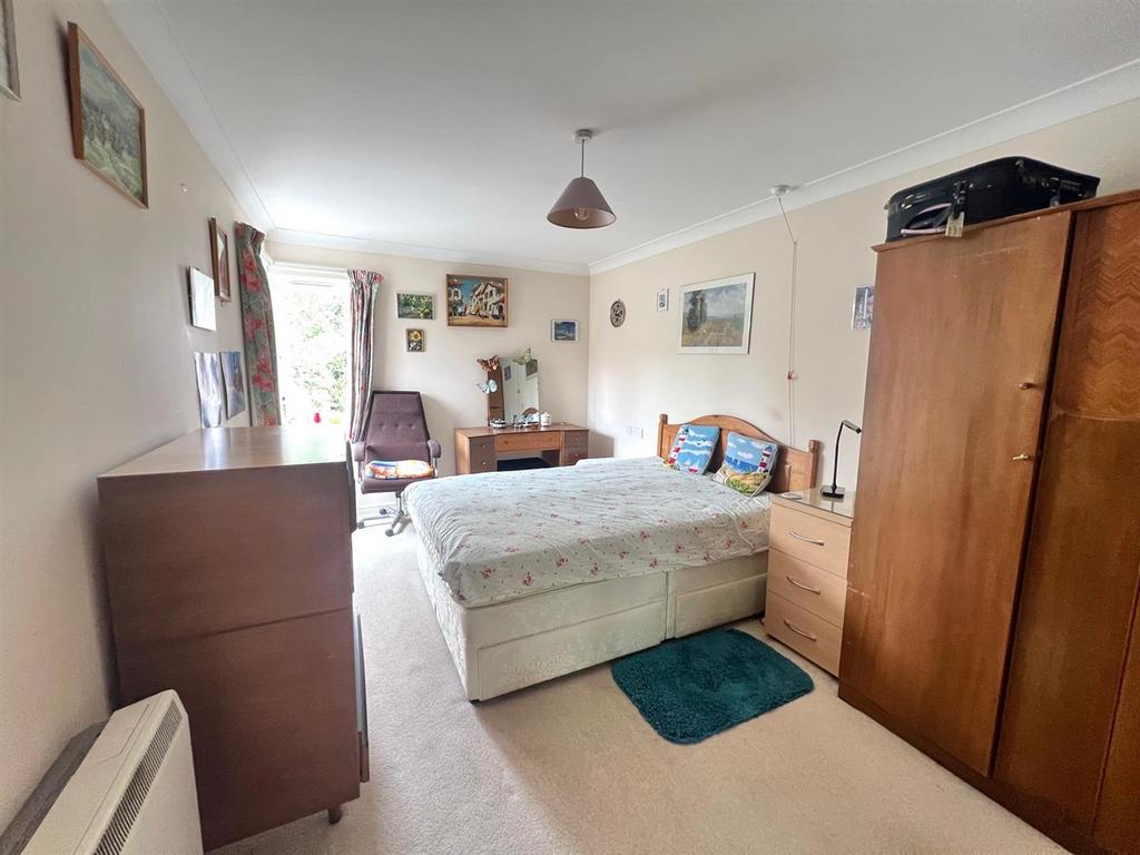 Bedroom One.jpg