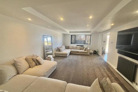 undefined, Impala Way, Hull