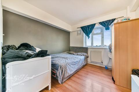 2 bedroom flat for sale, Redlands Way, LONDON SW2