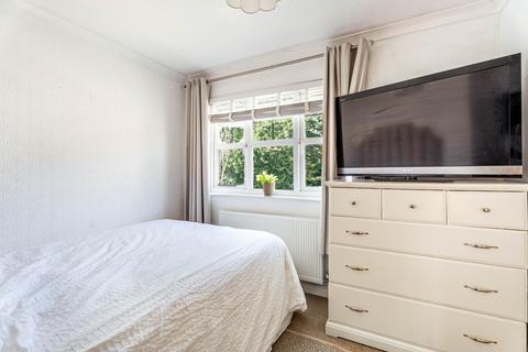 32 Perham Way, London Colney, St Albans, AL2 1LB