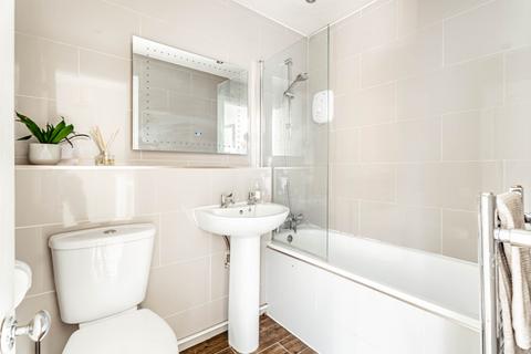 32 Perham Way, London Colney, St Albans, AL2 1LB