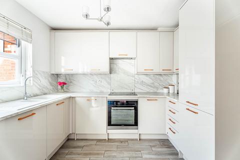 32 Perham Way, London Colney, St Albans, AL2 1LB