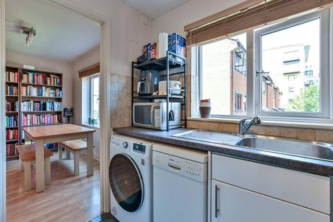 35 Wrexham Road, London, E3 2TJ
