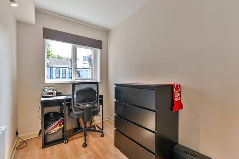 35 Wrexham Road, London, E3 2TJ