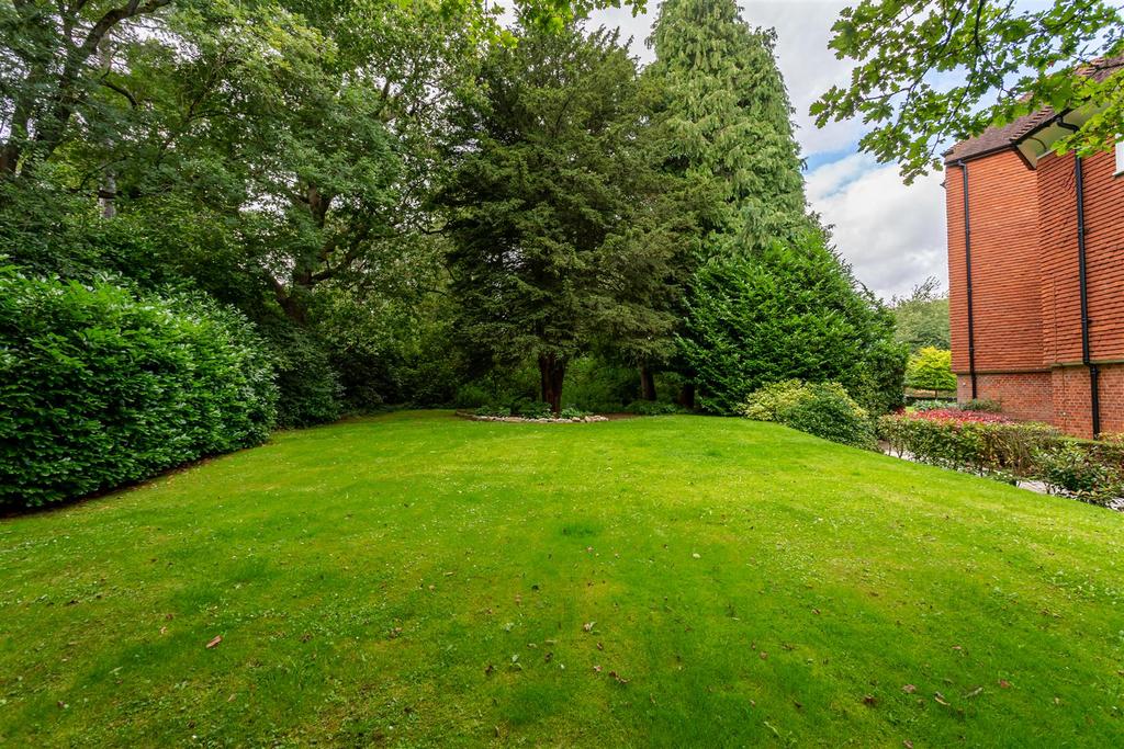 Flat-elizabeth-drive-banstead-120.jpg