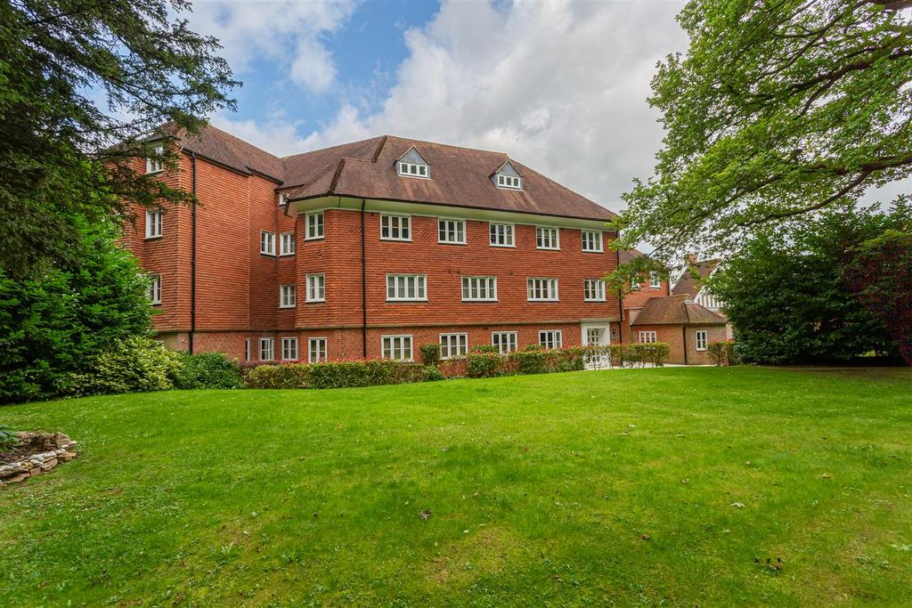 Flat-elizabeth-drive-banstead-119.jpg