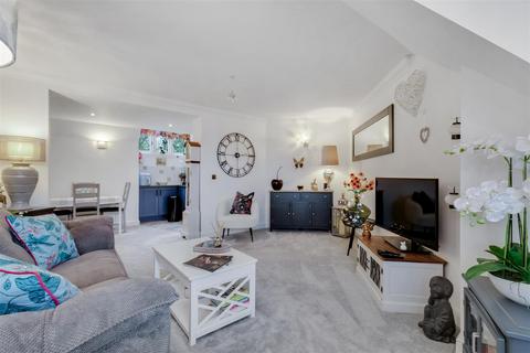 undefined, Elizabeth Drive, Banstead