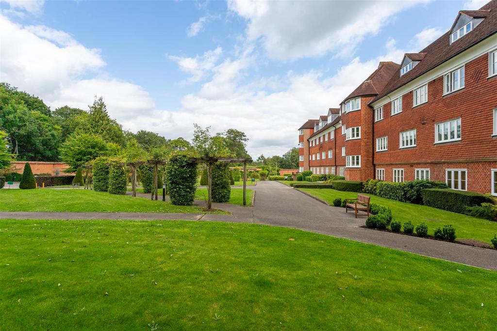 Flat-elizabeth-drive-banstead-123.jpg