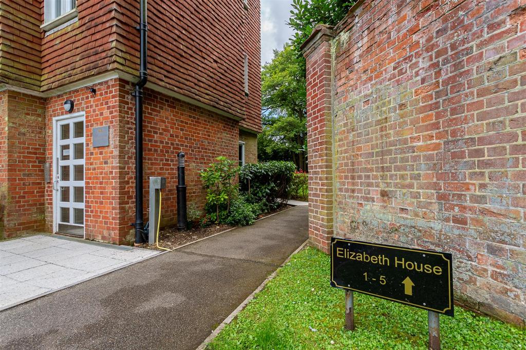 Flat-elizabeth-drive-banstead-124.jpg