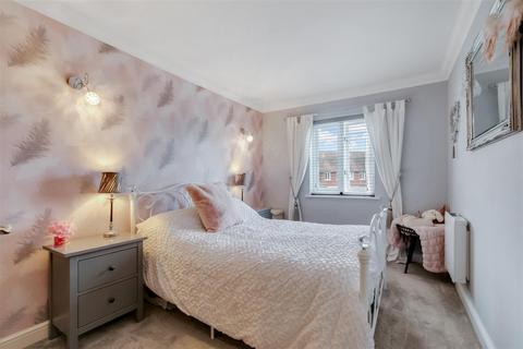 undefined, Elizabeth Drive, Banstead