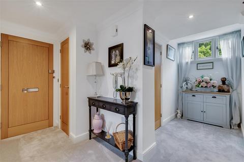 Flat 5, Elizabeth House Elizabeth Drive, Banstead, SM7 2FE