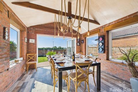 4 bedroom detached house for sale, Pinfold Lane, Hull HU12