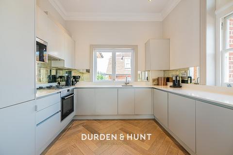 2 bedroom apartment for sale, The Grange, Harold Wood, RM3