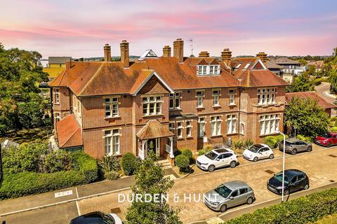 2 bedroom apartment for sale, The Grange, Harold Wood, RM3