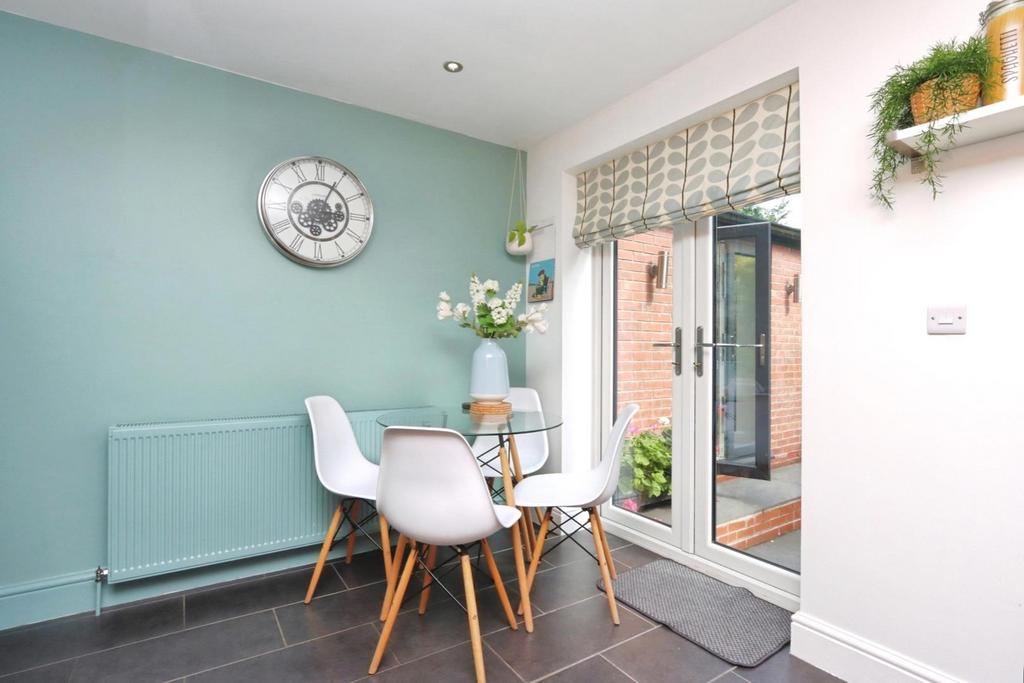 Dining kitchen