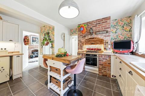 8 Mount Pleasant, Ackworth, Pontefract, WF7 7HS