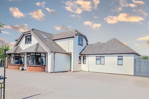 4 bedroom detached house for sale, Lower Road, Hockley SS5