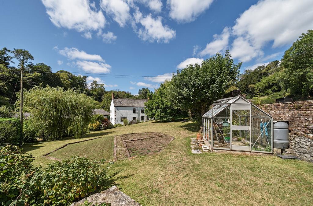 1331553 1 6896156...