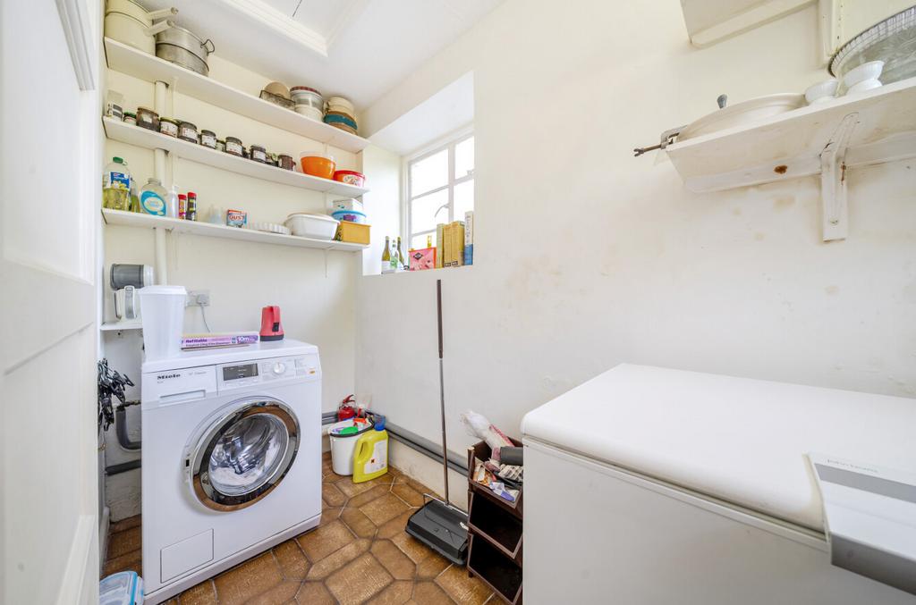 1331553-8-689615b...