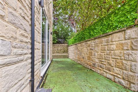 1 bedroom apartment for sale, Ascott Road, Shipton-under-Wychwood, Nr. Chipping Norton, Oxfordshire, OX7