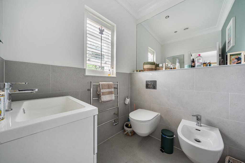 En-Suite 2