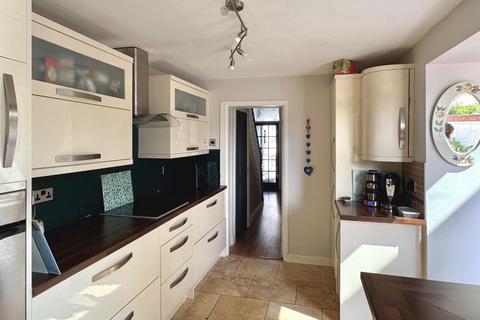 3 bedroom terraced house for sale, Salop Street, Penarth
