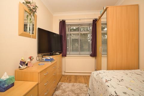 6 Cheesmans Close, Minster, Ramsgate, CT12 4HX