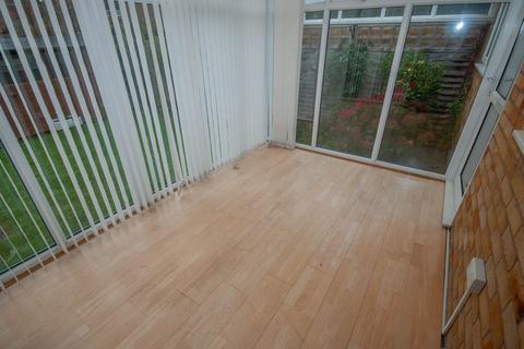 3 bedroom semi-detached bungalow to rent, Chaucer Road, Hillside, Rugby, CV22