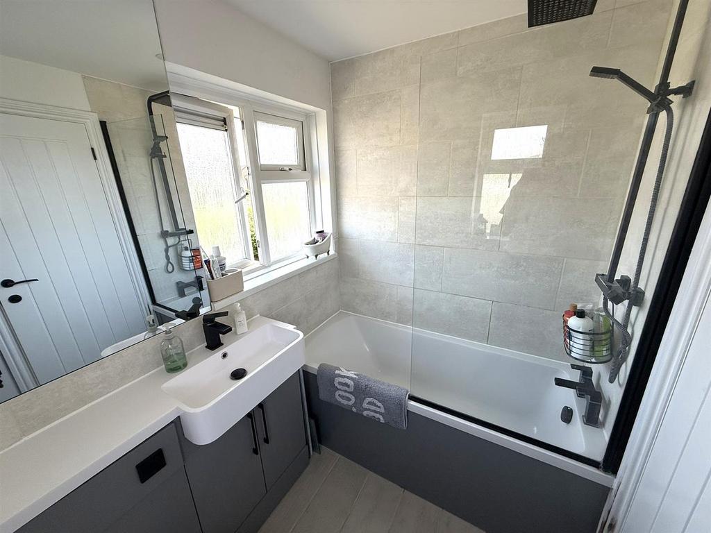Modern Bathroom
