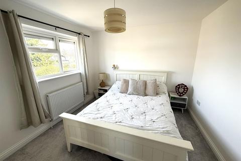 7 Barn Close, Chippenham, SN14 0LG