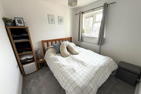 7 Barn Close, Chippenham, SN14 0LG
