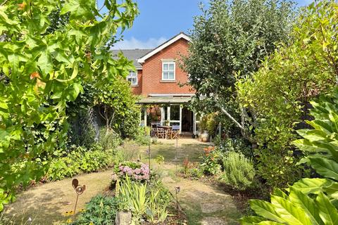 19 Alexandra Road, Fordingbridge, SP6 1EJ