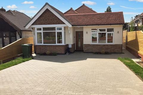 11 The Warren, Worcester Park, KT4 7DH