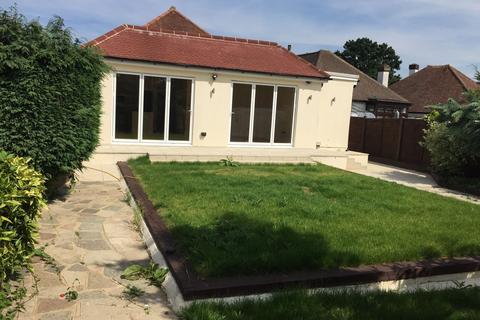 11 The Warren, Worcester Park, KT4 7DH